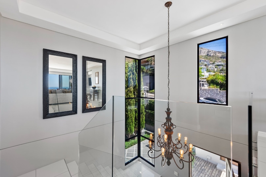 To Let 4 Bedroom Property for Rent in Fresnaye Western Cape